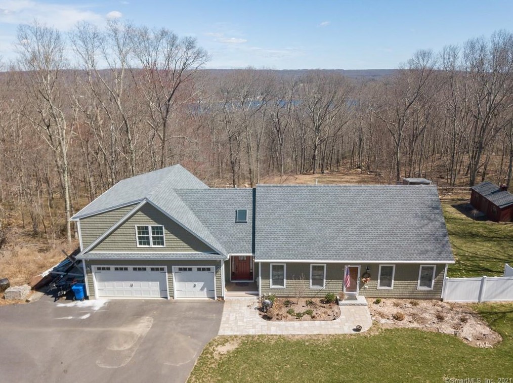 24 S Bartlett Rd, Quaker Hill, CT 06375