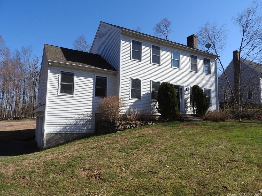 19 Jacobson Farm Rd, East Hampton, CT 06424