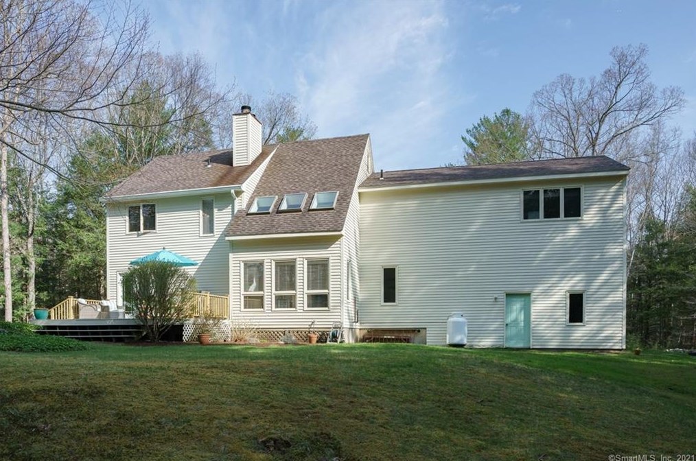 89 Eddy Rd, Winsted, CT 06063 exterior