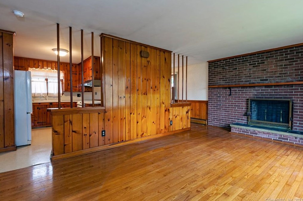 65 Bonnie Briar Ln, Guilford, CT 06437-2956