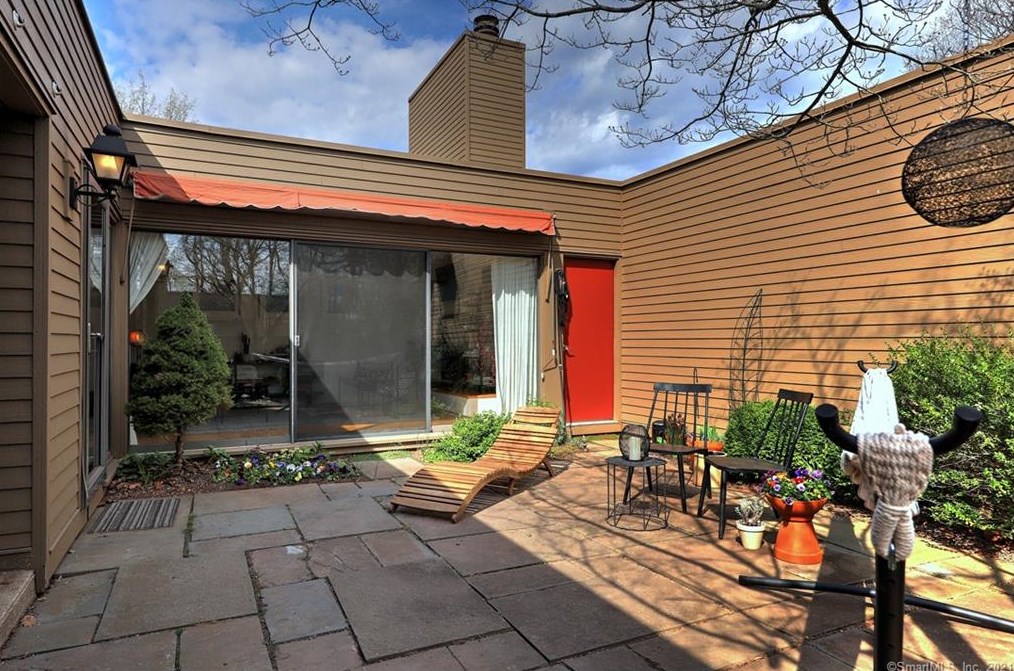 13 Charlton Hill Rd, New-Haven, CT 06518 exterior