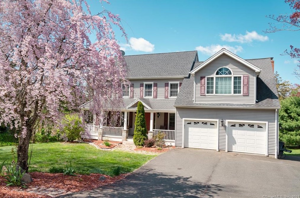 63 Road Ext, Cromwell, CT 06416-1007