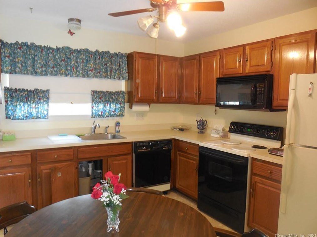 560 Yale Ave #139, Meriden, CT 06450