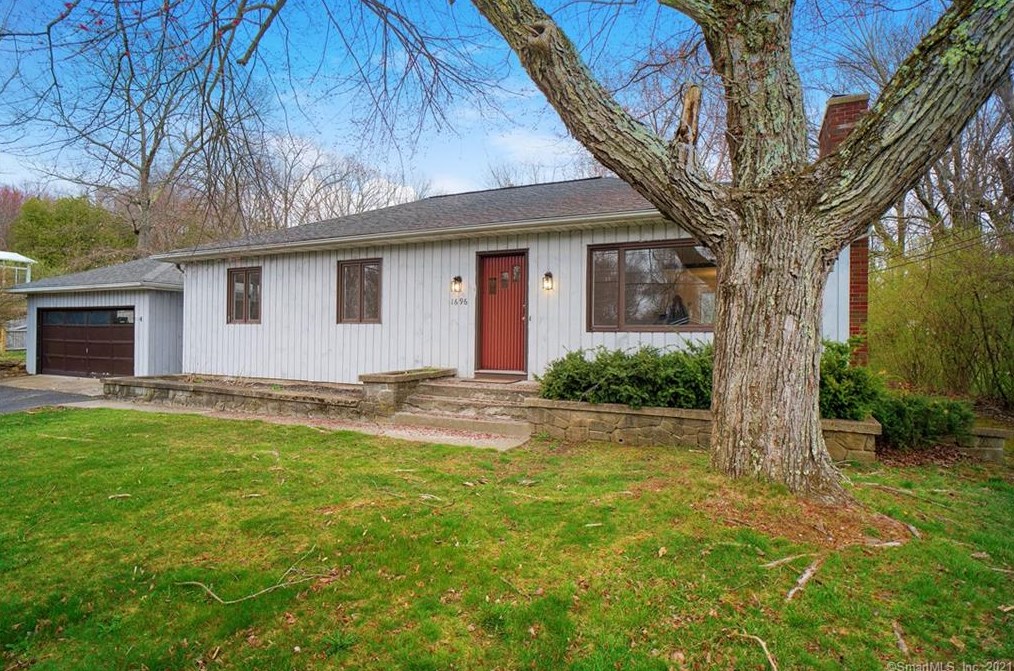 1692 Musso View Ave, Cheshire, CT 06410