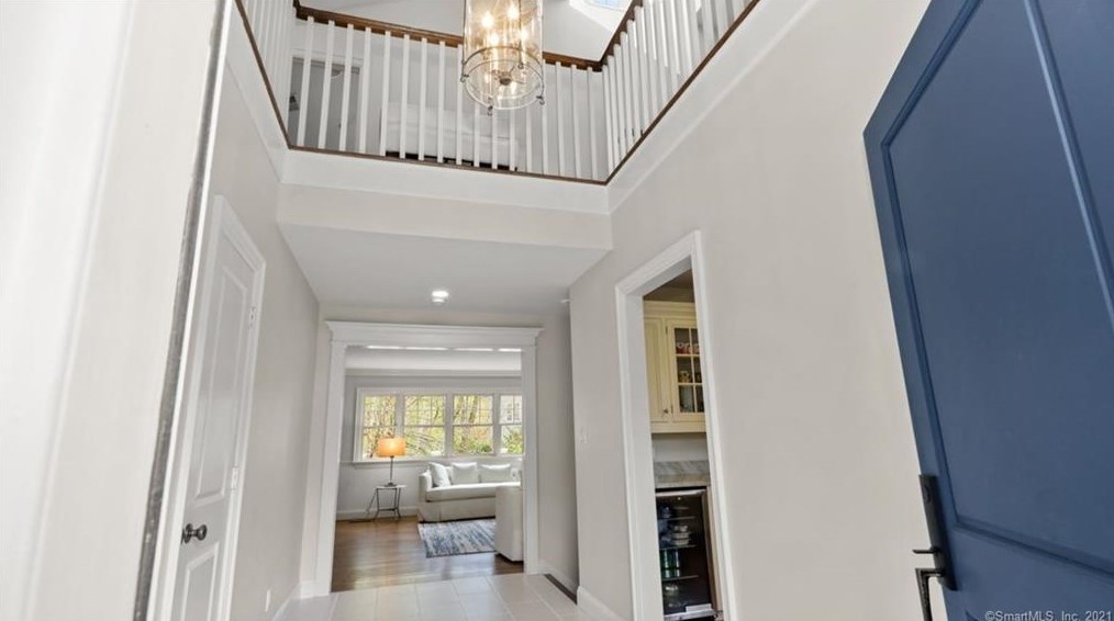 33 Tomac Ave, Old Greenwich, CT 06870