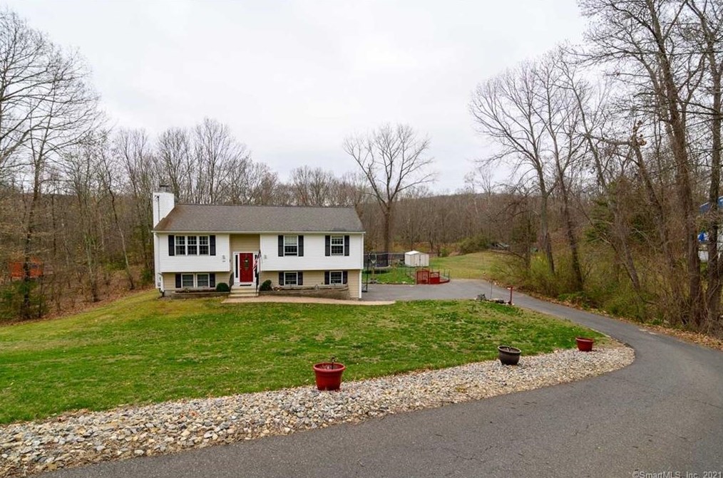 40 Old Kent Rd, North Windham, CT 06250
