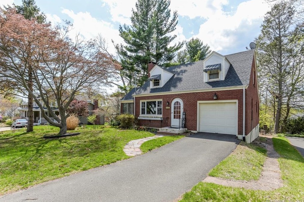 415 Ridge Rd, Middletown, CT 06457