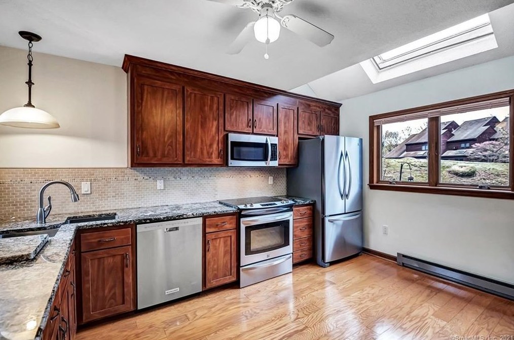 97 W Main St #79, Niantic, CT 06357