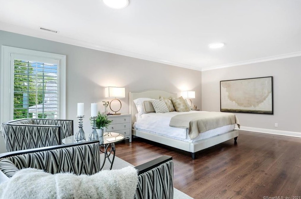 552 River Rd, Cos Cob CT  06807-1905 exterior