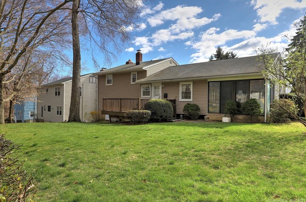 352 Melville Ave, Fairfield, CT 06825