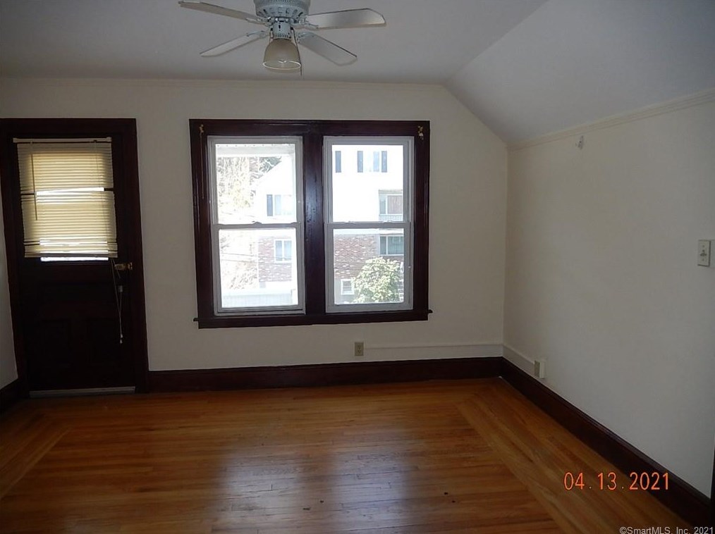 25 Pratt St #3, Bristol, CT 06010
