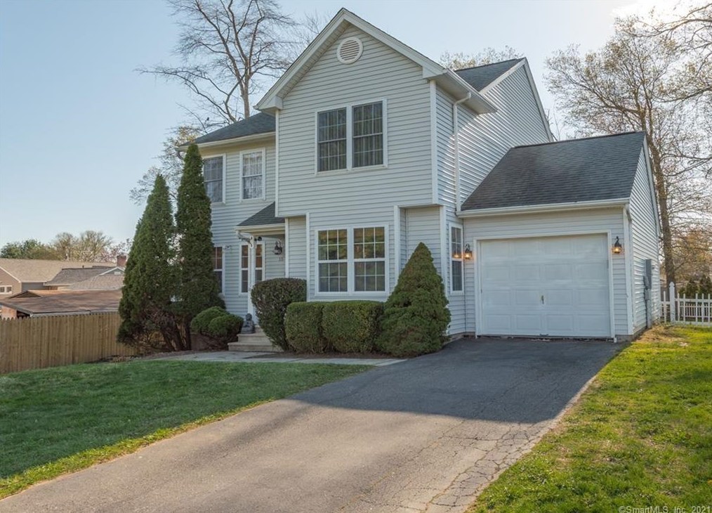 15 Edgewood Rd, Hartford, CT 06109-1646