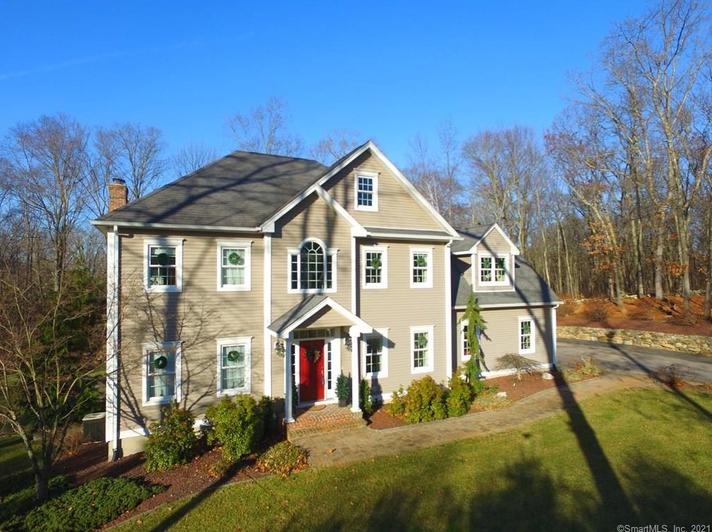 17 Knollwood Dr, Hebron, CT 06248