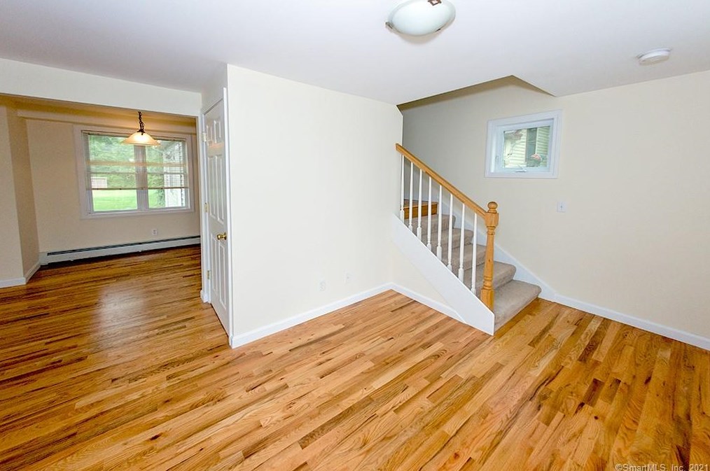 24 Morgan St, Pawcatuck, CT 06379-1811