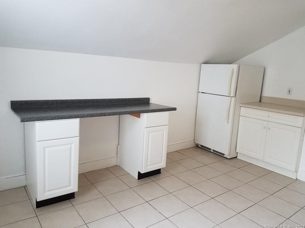 204 Clifton St #3, Wallingford, CT 06492