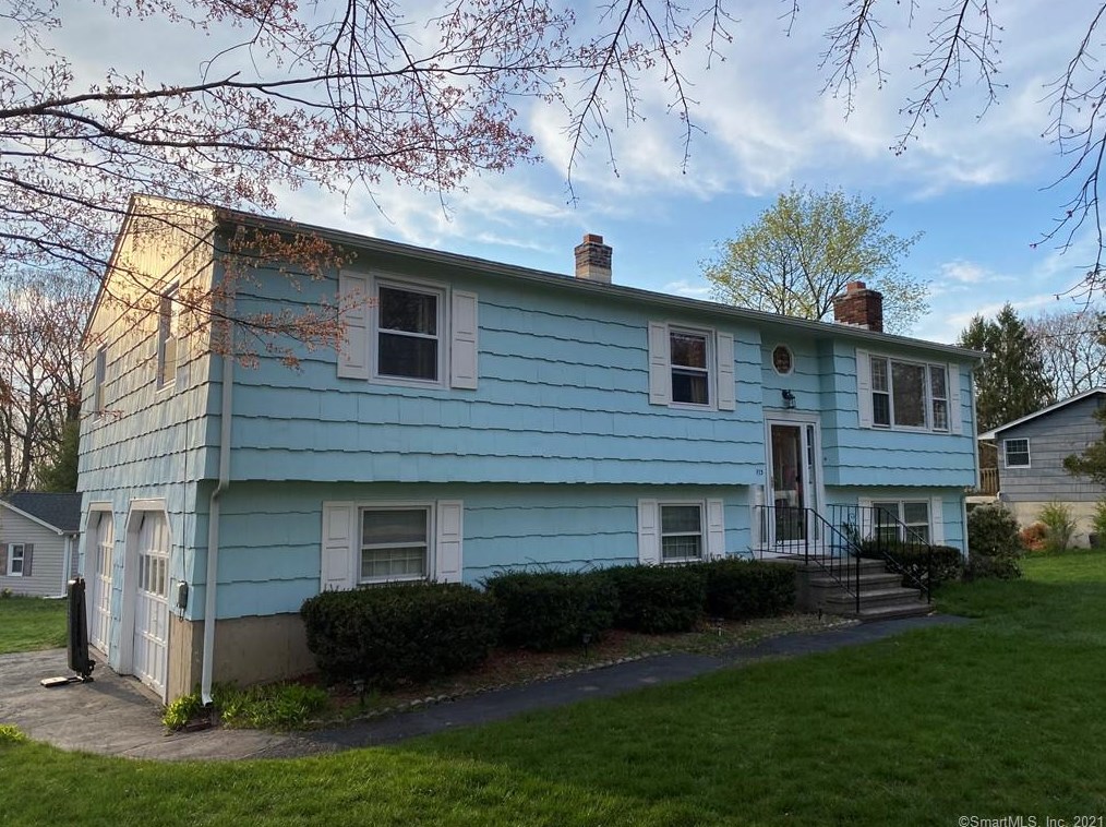 115 Sentinel Hill Rd, Milford, CT 06460