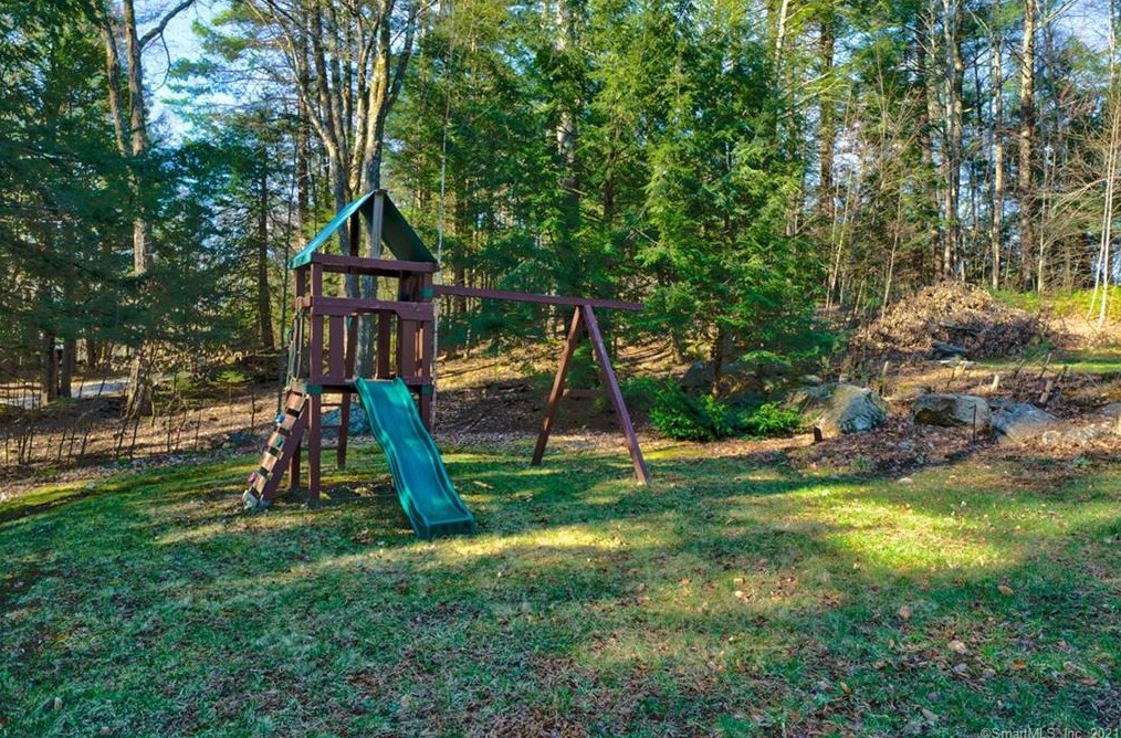 151 Losaw Rd, Winsted CT  06098-4127 exterior