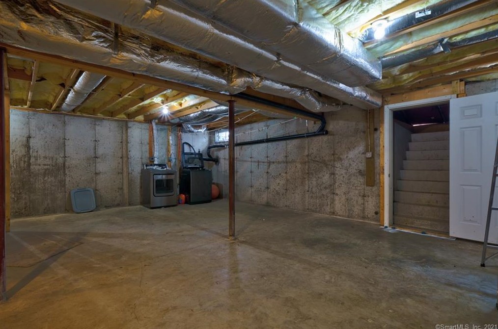 151 Losaw Rd, Winsted CT  06098-4127 exterior