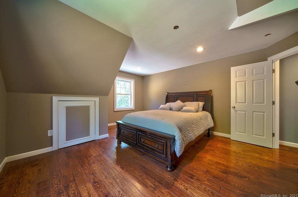 151 Losaw Rd, Winsted CT  06098-4127 exterior