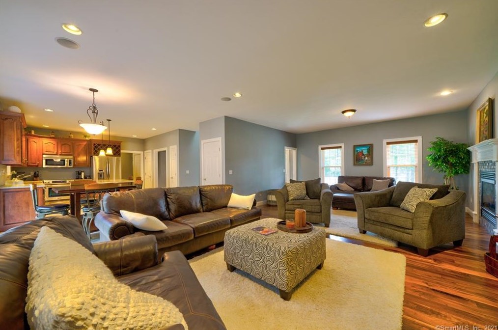 151 Losaw Rd, Winsted CT  06098-4127 exterior