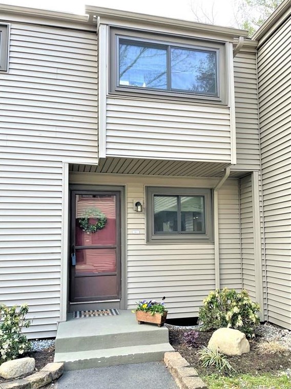 16 Greenbriar Dr #c, Farmington, CT 06032