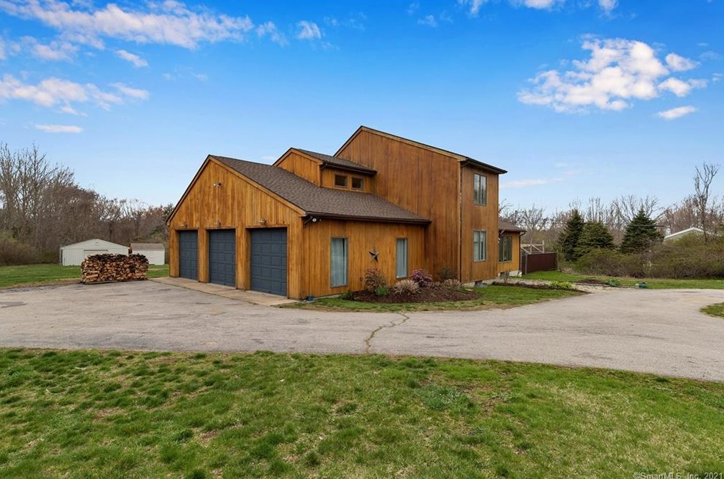 13 Johnson Rd, North Stonington, CT 06359-1111
