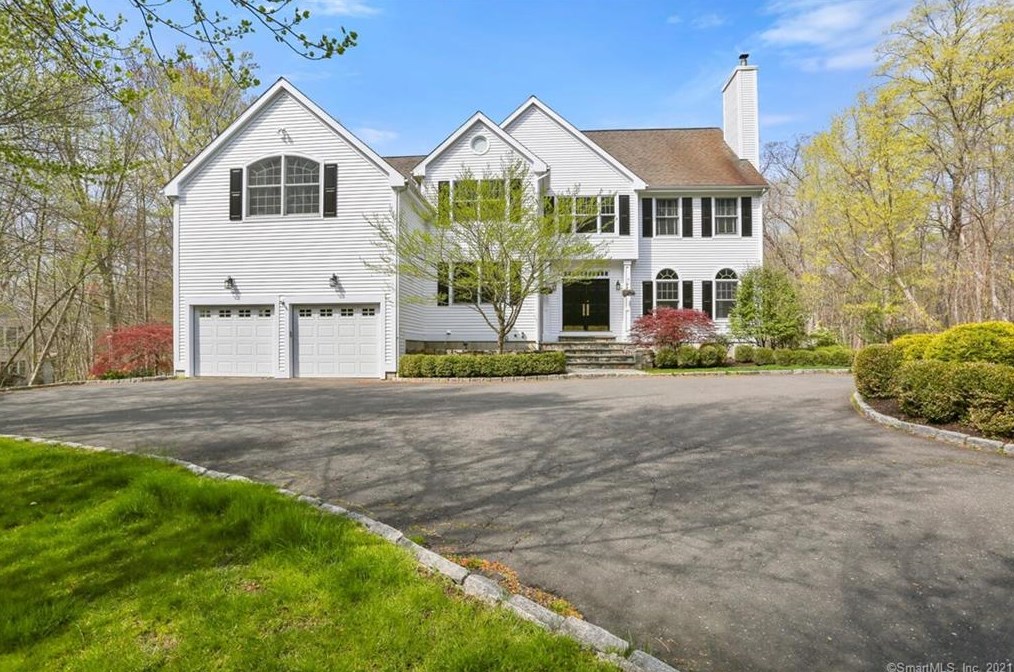 195 Skyview Ln, New Canaan, CT 06840