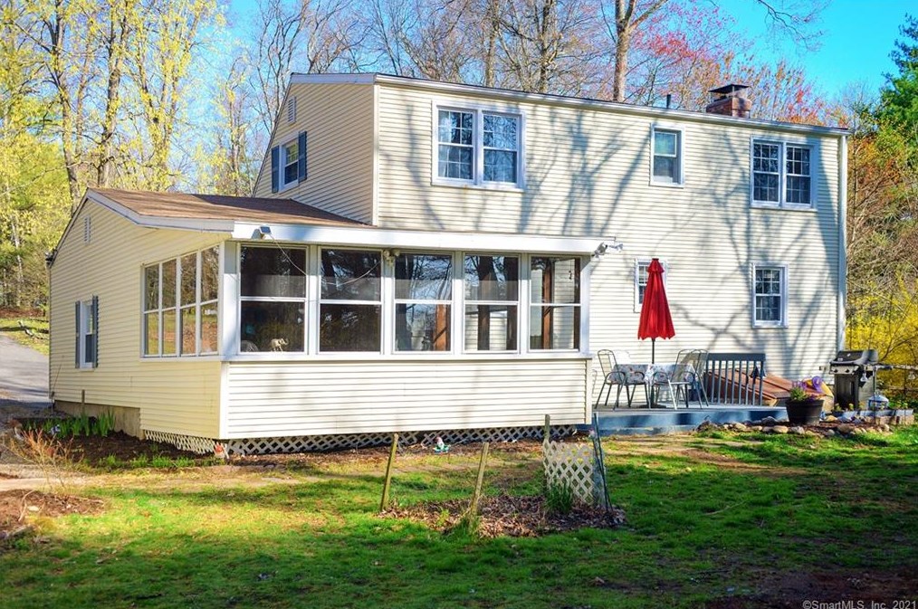 3 Bridlepath Rd, Simsbury, CT 06092-2504