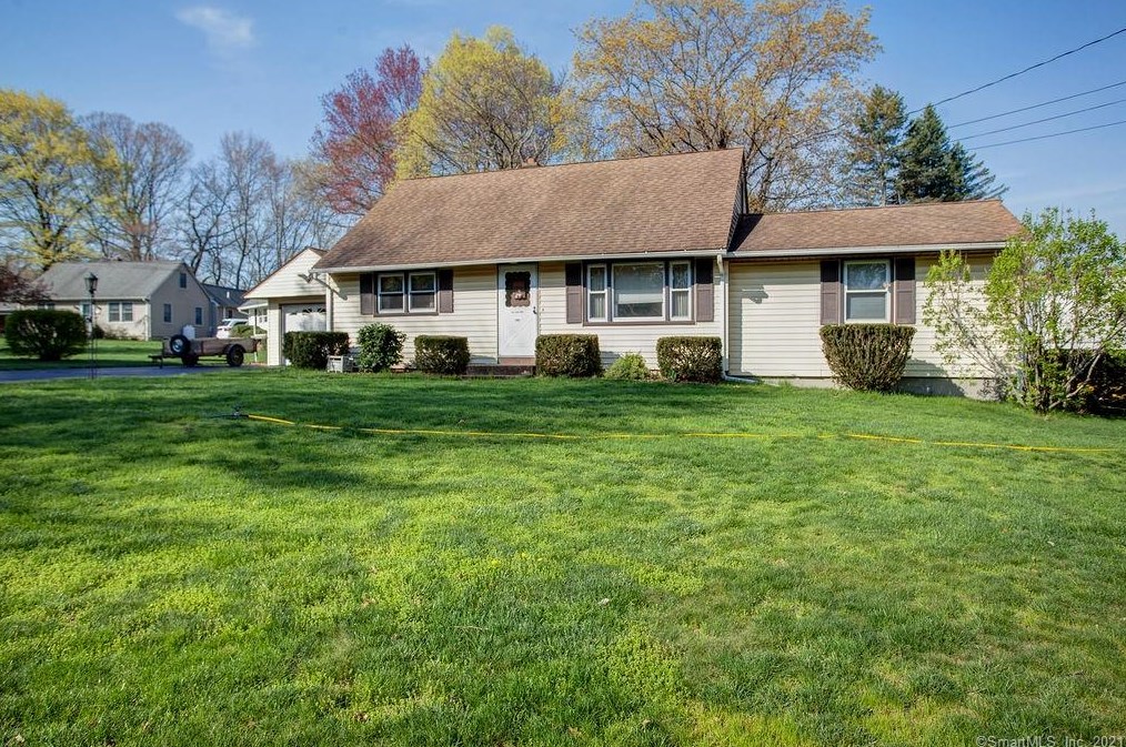 1 Dell Ct, Wallingford, CT 06492