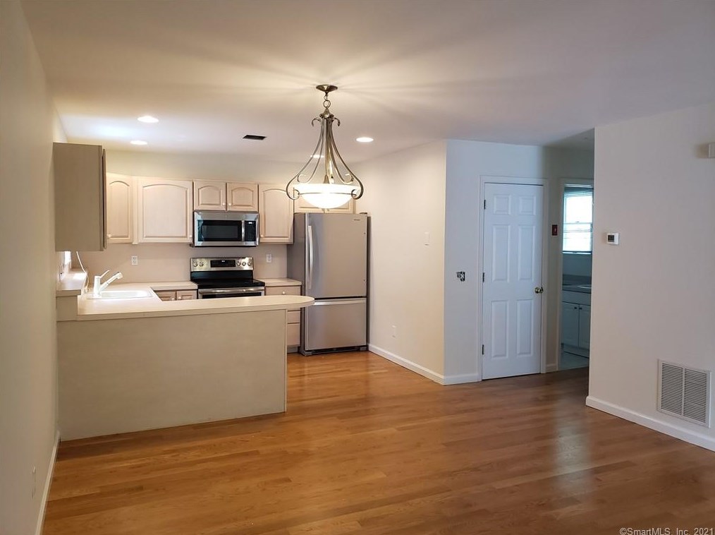 115 Parade Hill Rd # B, New Canaan, CT