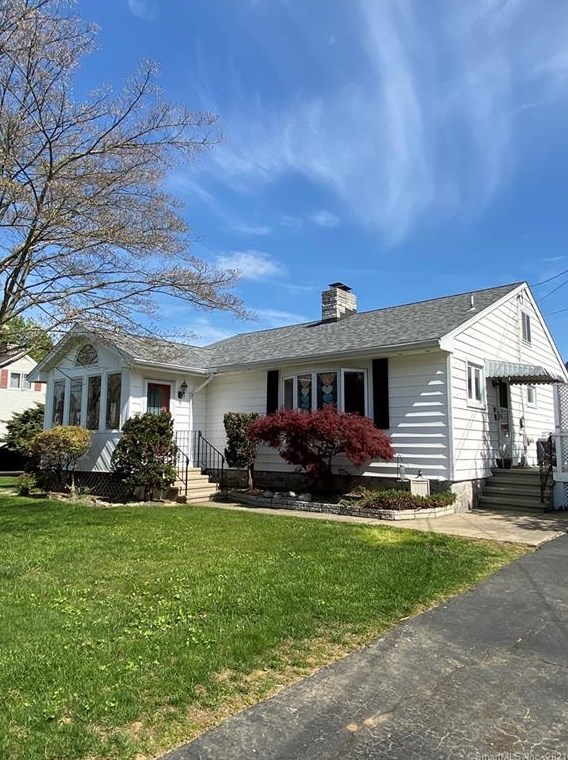 19 Milne Ave, Huntington, CT 06484-4018