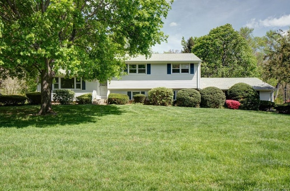 27 Welch Rd, North Haven, CT 06473