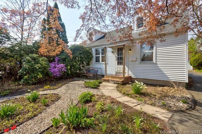 24 Crescent Dr, Danbury, CT 06810