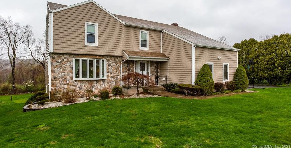 27 High Meadow Ln, Middlefield, CT 06455