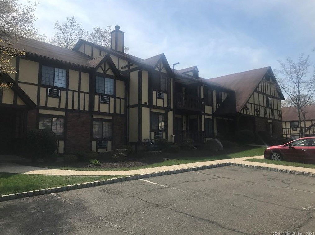 26 Canterbury Rd #26, Bridgeport, CT 06606