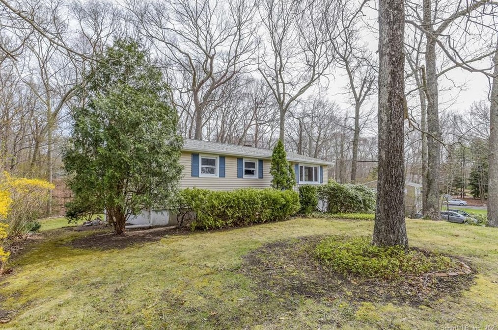56 Lovers Ln, East Lyme, CT 06333