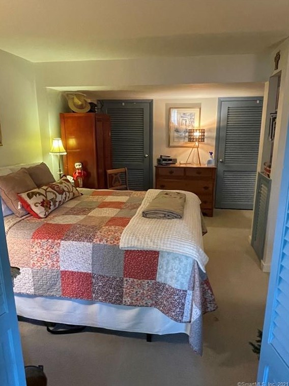 132 Bison Ln, Stratford CT  exterior