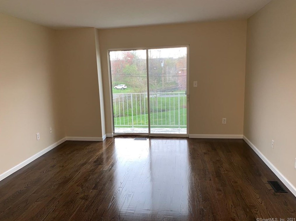 360 W Spring St Apt C2, New Haven, CT 06516