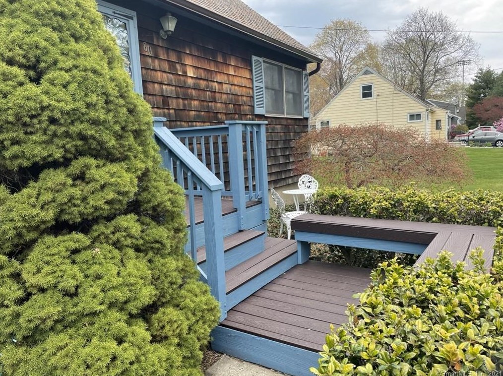 80 Mansfield Rd, Milford, CT 06461