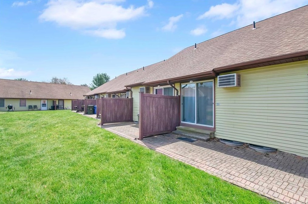 268 Hartford Tpke, Tolland CT  06084-2834 exterior