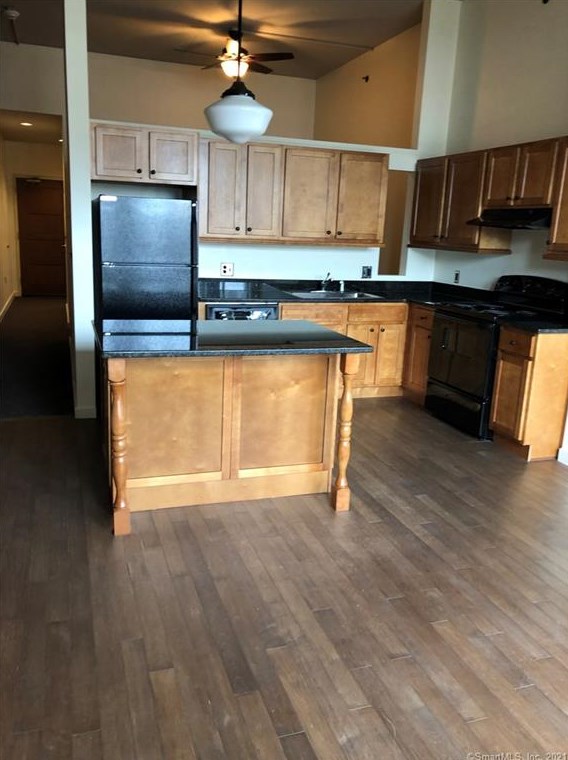 15 New St #212, Hartford, CT 06107