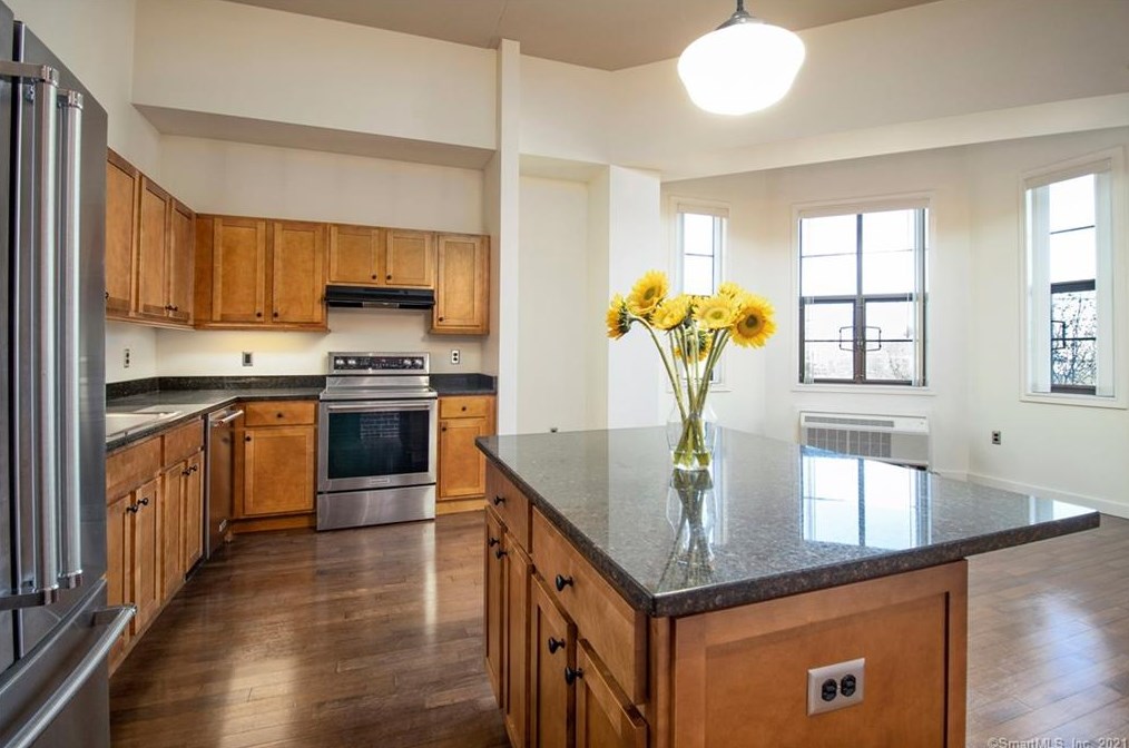 15 New St #217, Hartford, CT 06107