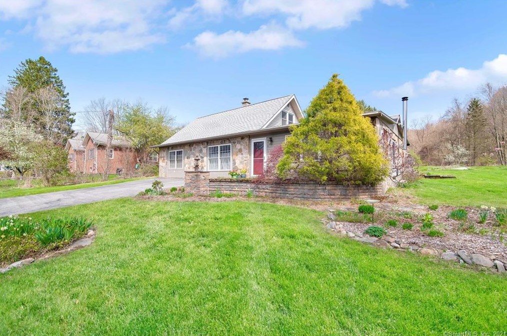 10 Card St, Exeter, CT 06249
