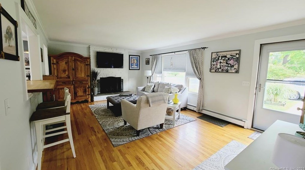 24 Mountain View Rd, New Haven, CT 06516 exterior