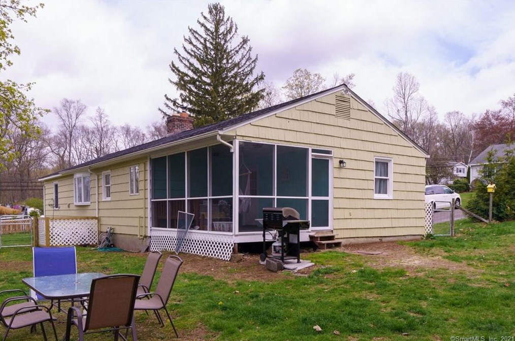12 Jolly Rd, Ellington, CT 06029