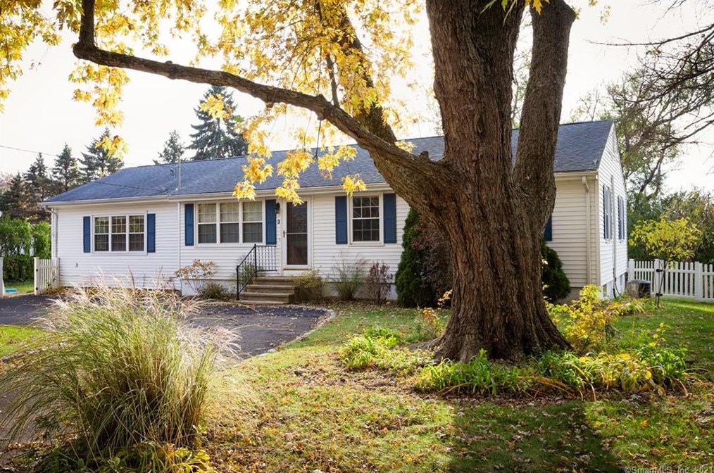 3 Joyce St, Guilford, CT 06437