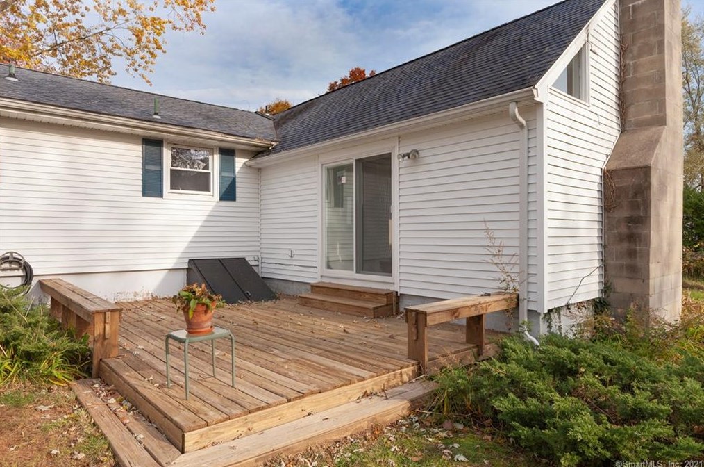 3 Joyce St, Guilford CT  06437-2921 exterior