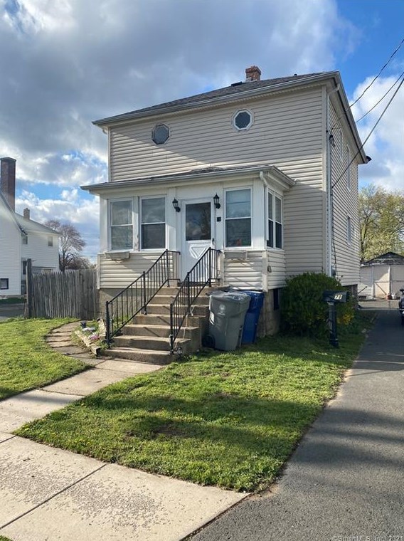 71 Newton Ave, Plainville, CT 06062