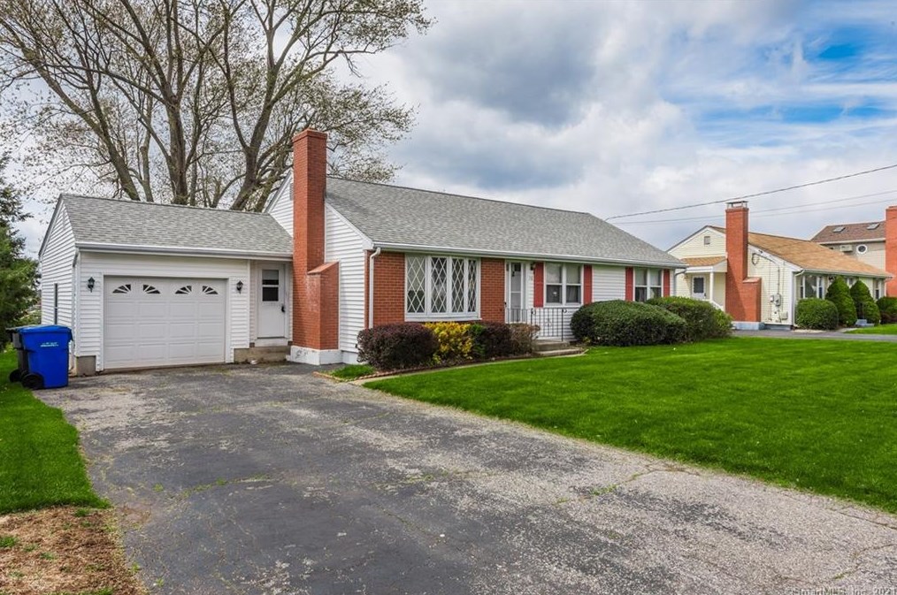 16 Farmstead Ln, Ellington, CT 06029