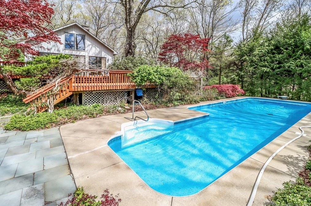 16 Mountain Rd, Wilton, CT 06897
